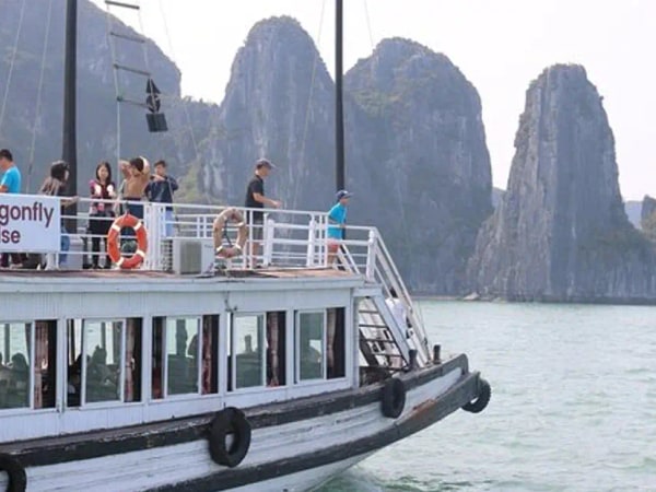 Small Group Halong Day Tour Islands, Cave, Kayak. Lunch. HIGHWAY Transfer